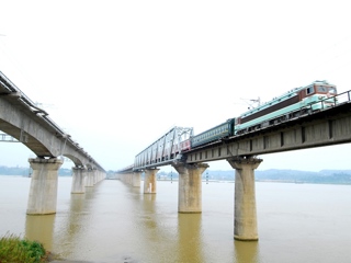 達成復(fù)線——嘉陵江鐵路大橋